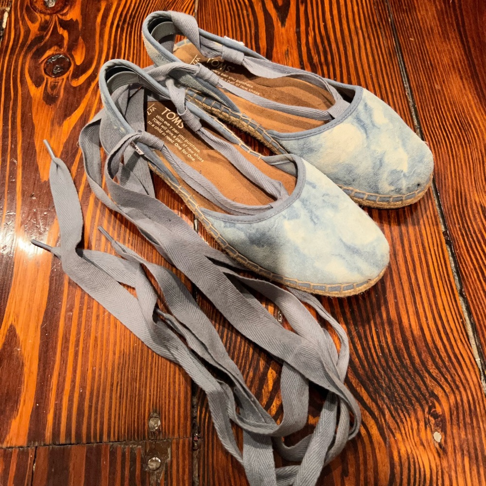 Toms lace up espadrilles